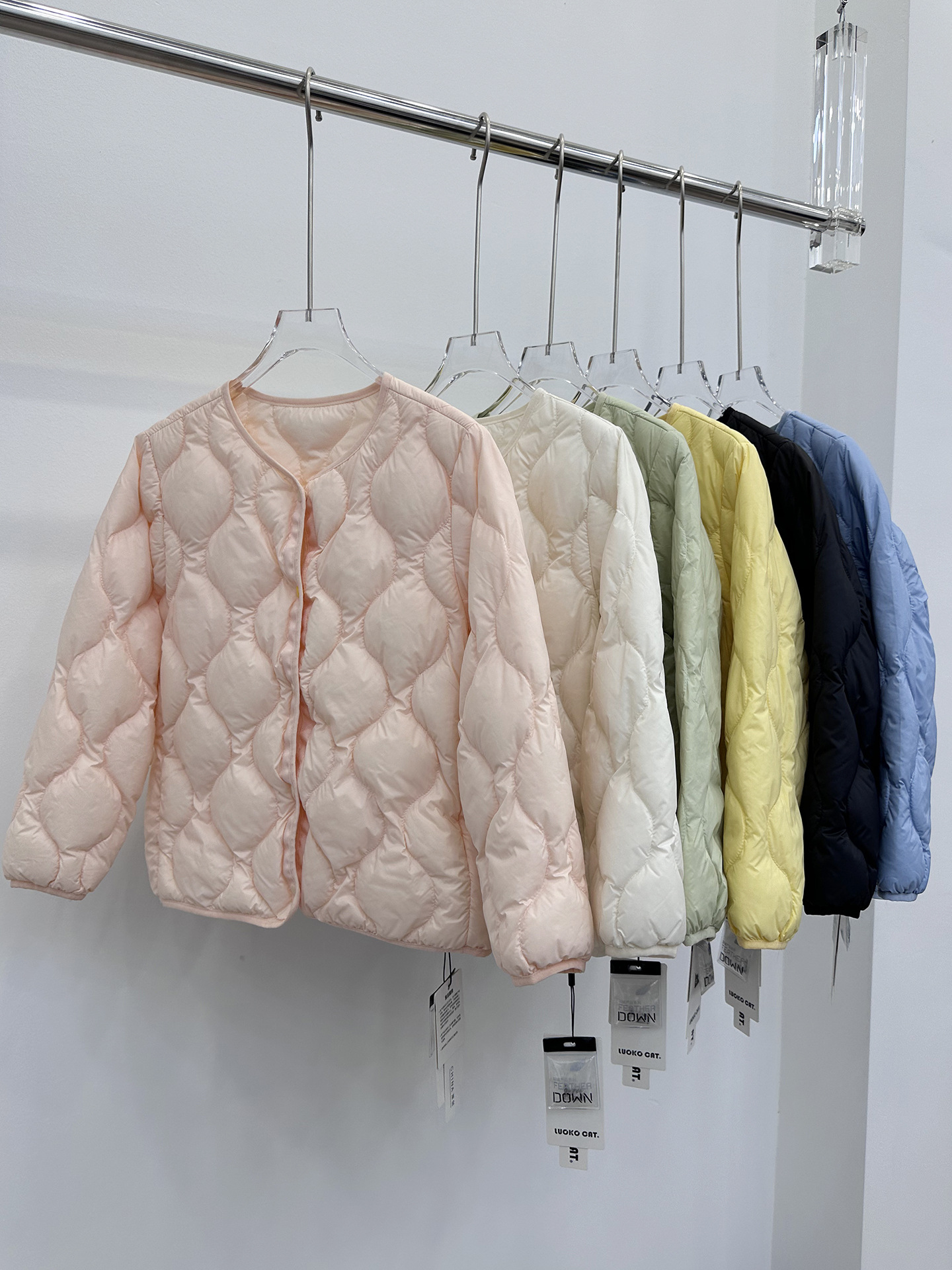 2025 New Kidsren's Light down Lining Medium and Large Kidsren's Thin down Jacket Jacket Boys and Girls Baby Autumn and Winter