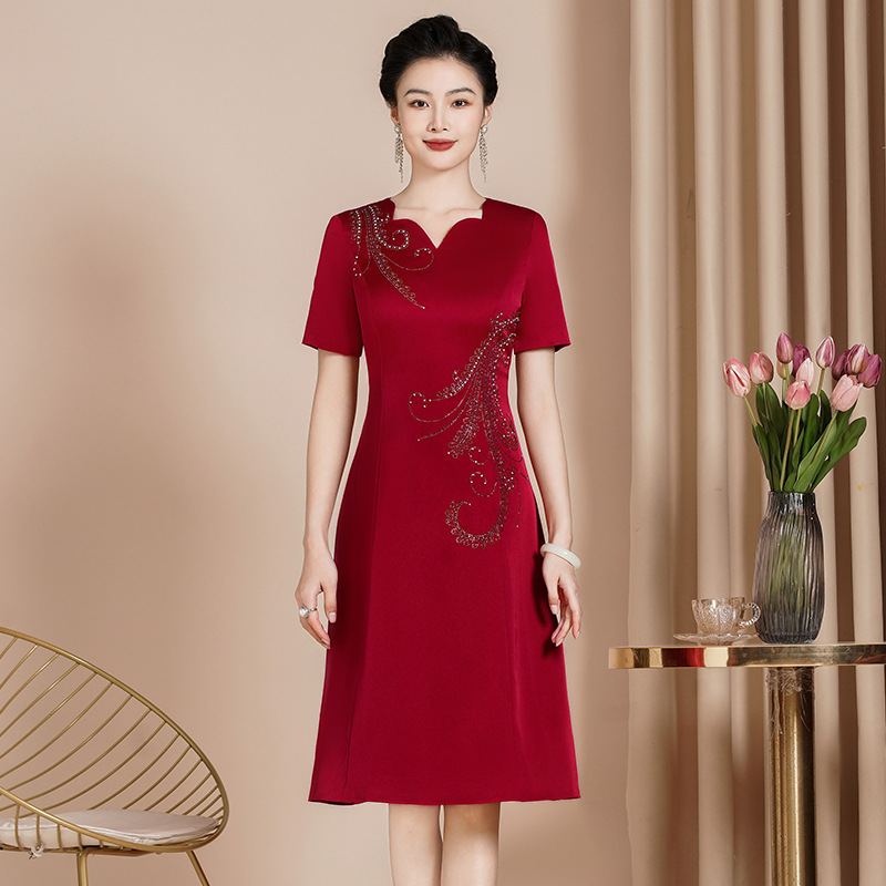 Mother's Cheongsam Red Summer Dress Embroidered New Arrival Middle-aged Mother's Fashionable Skirt Slim-looking Usually Wear