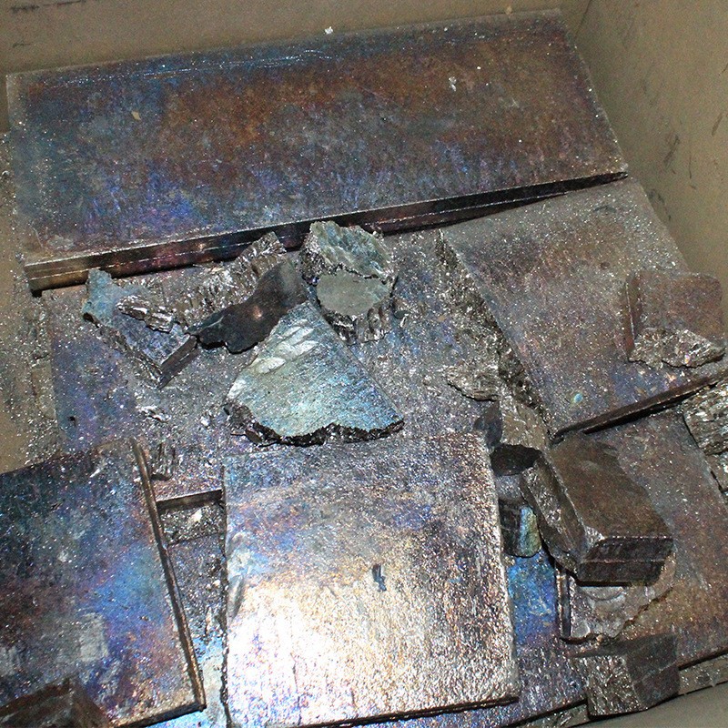 Dongguan Manufacturers Wholesale a Large Number of 99.99 High Purity Bismuth Ingots 100 Grams a Pack Free Shipping to Your Home Bismuth Block Bismuth Crystal