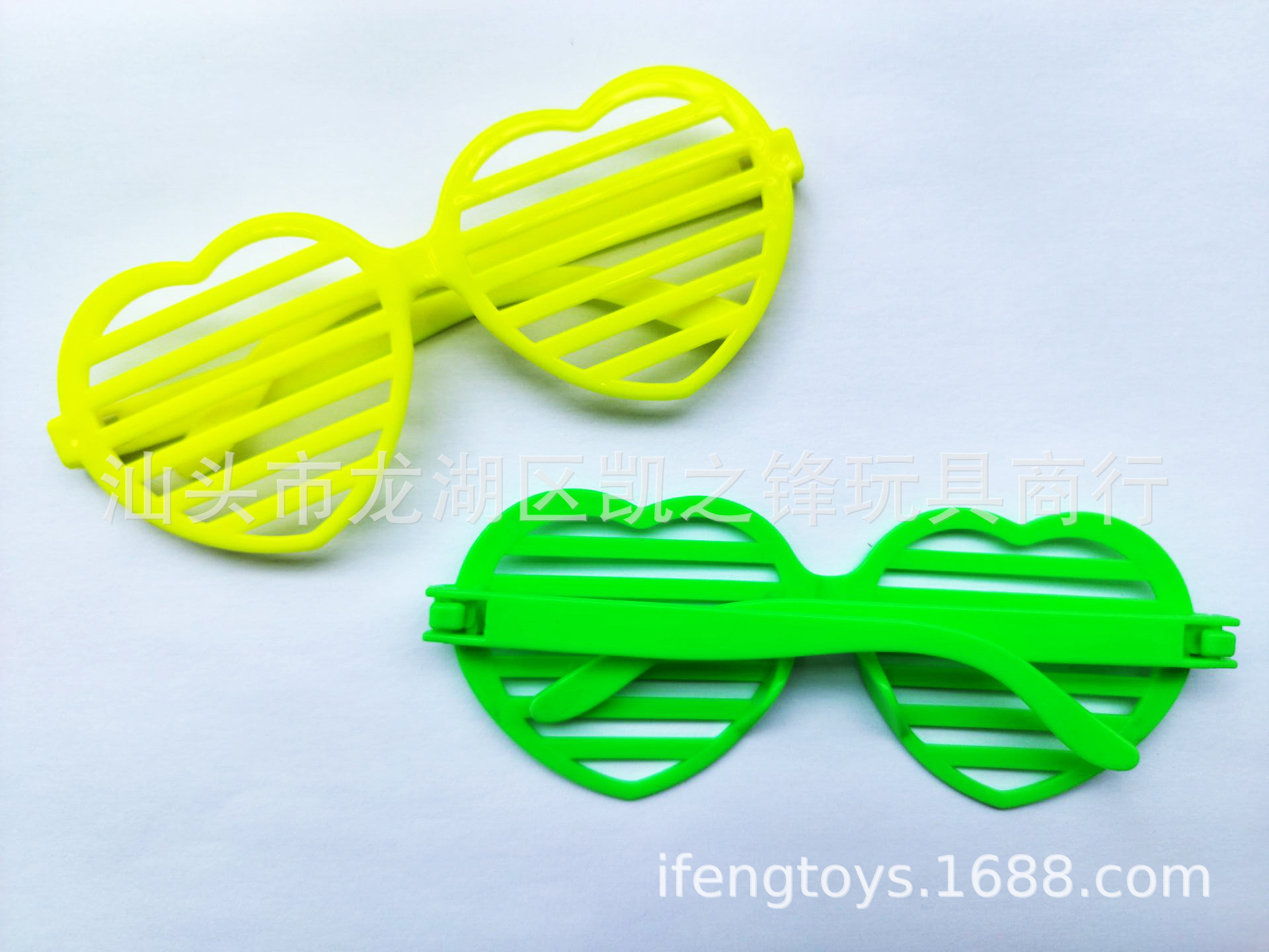 Cross-border Specially Designed for Heart Blinds Glasses 6-color Valentine's Day Peach Heart-shaped Sunglasses Kidsren's Plastic Toys