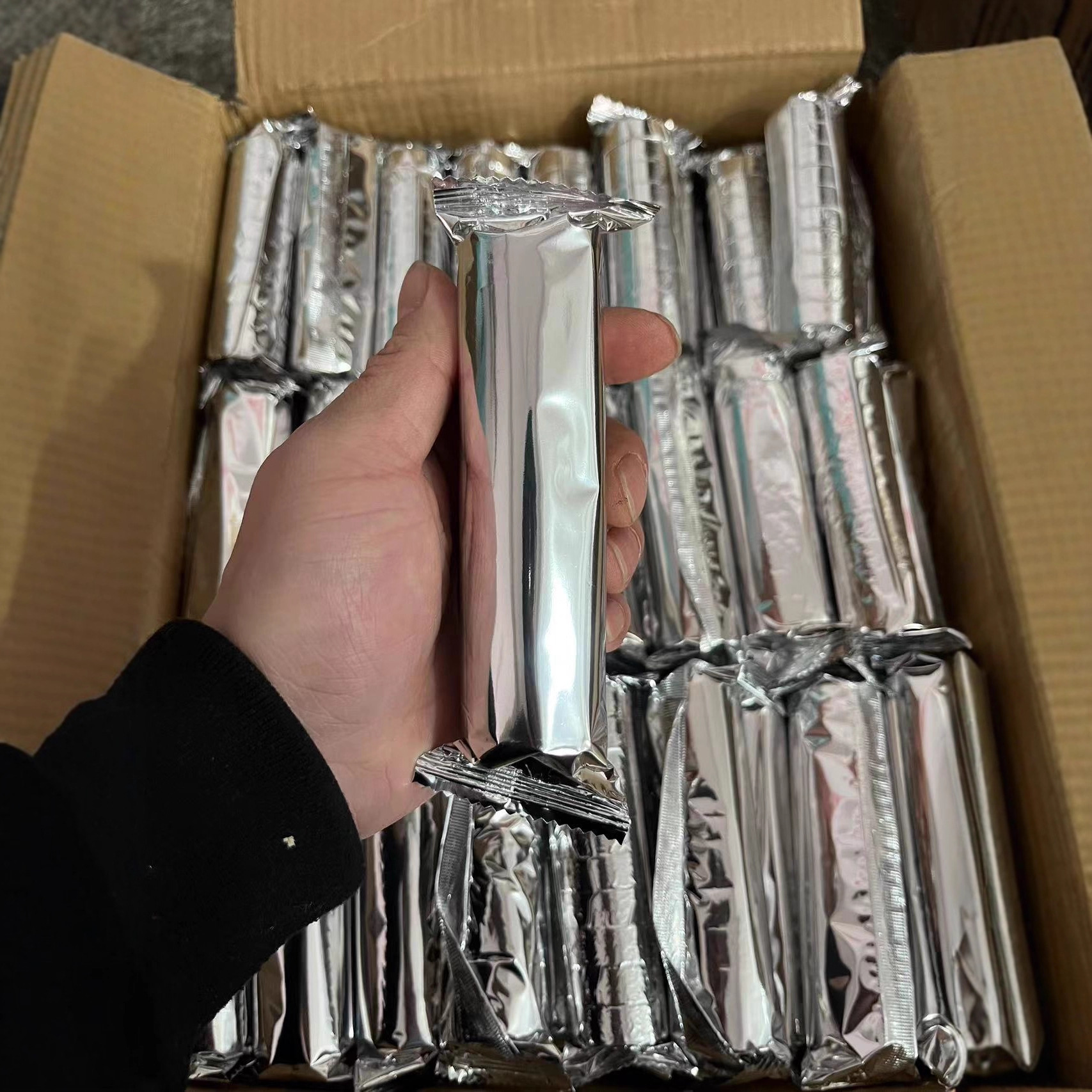 В наличии, оптовая продажа угля для барбекю, быстроразжигающийся уголь