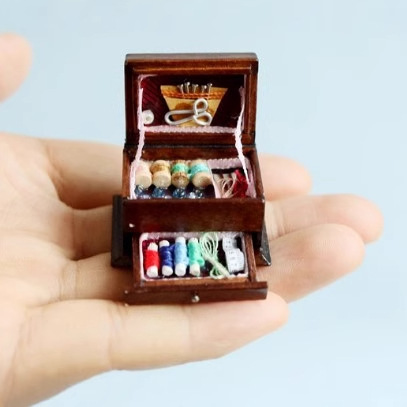 Doll House DOLLHOUSE mini furniture accessories sewing machine scene grandma's old sewing box