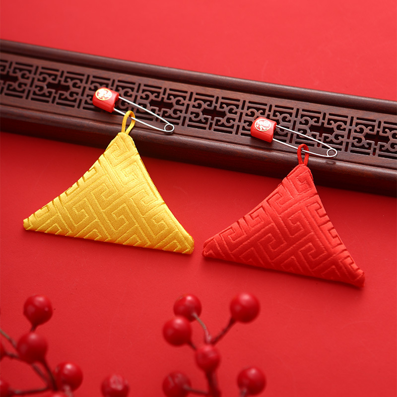 Children's Triangular Peace Amulet Bag Empty Bag Lanugo Bag Red Brocade Bag Pin New Chinese Style Hanging Neck Handmade