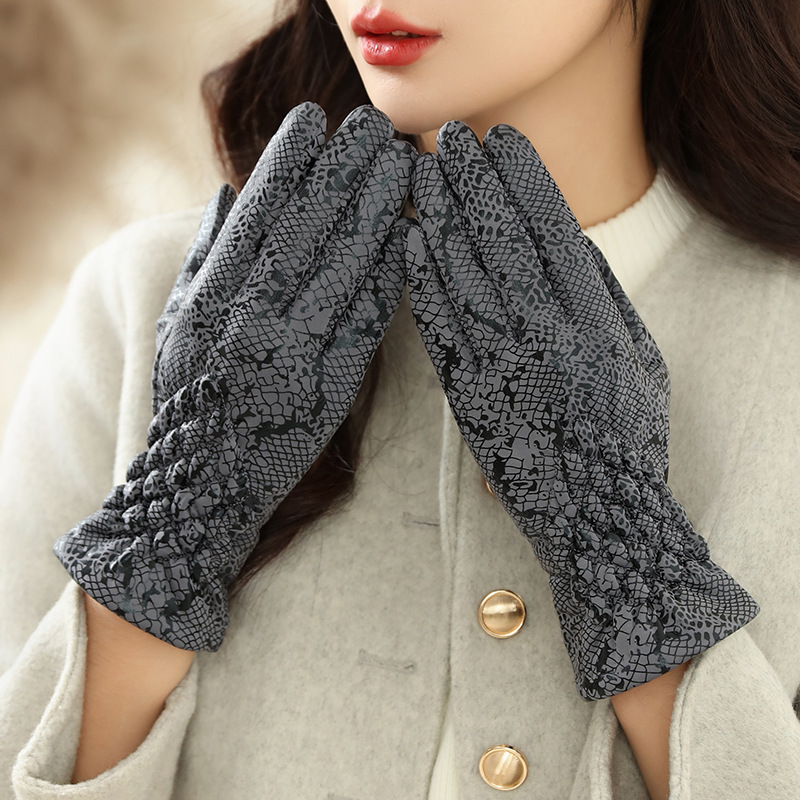 Wholesale Snakeskin Pattern Women's Gloves Cold-Proof and Warm Thin Korean Style Student Thickened Windproof Cycling Women's Gloves