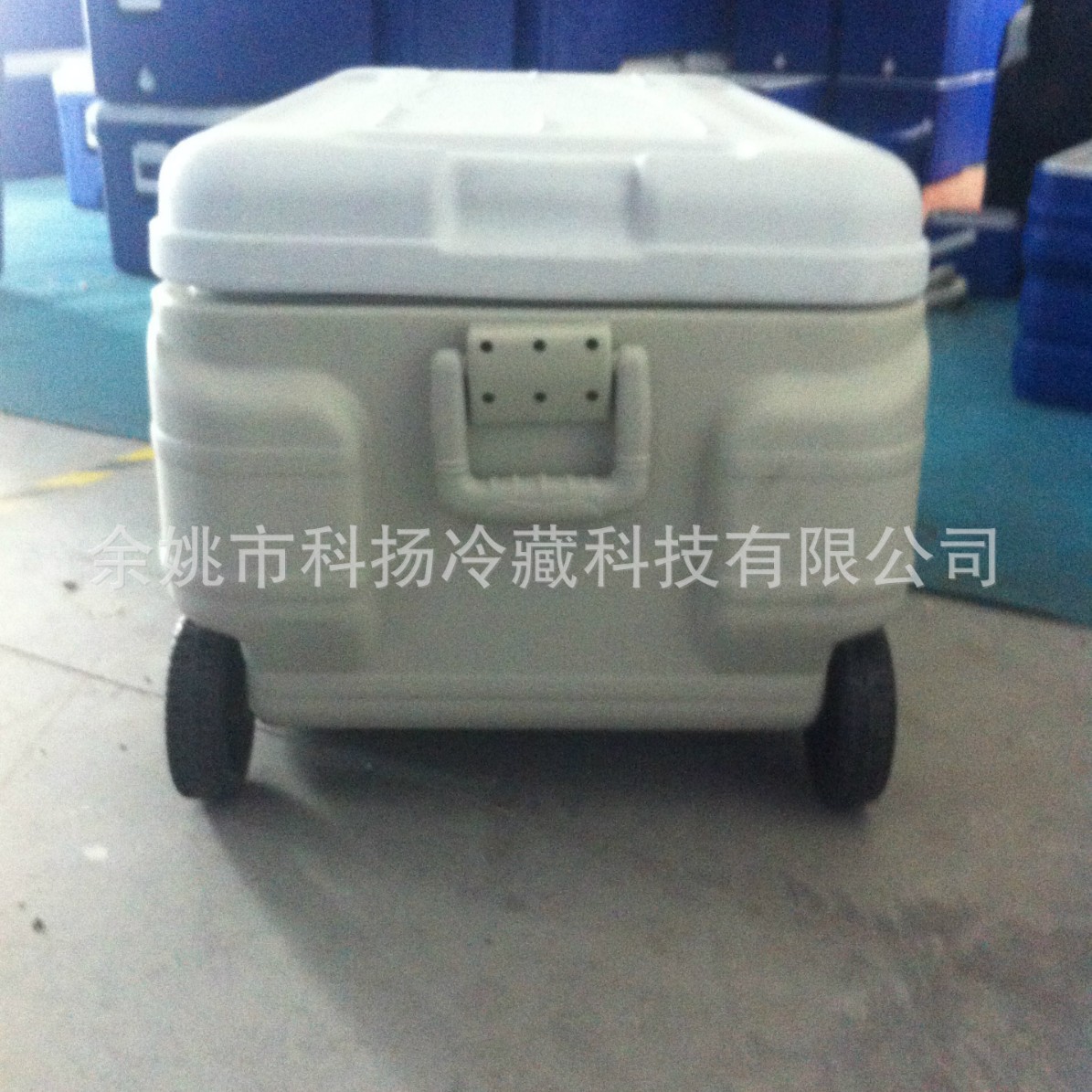 180L 170L insulated refrigerated cold chain transport turnover sea fishing box passive car refrigerator delivery box with wheels