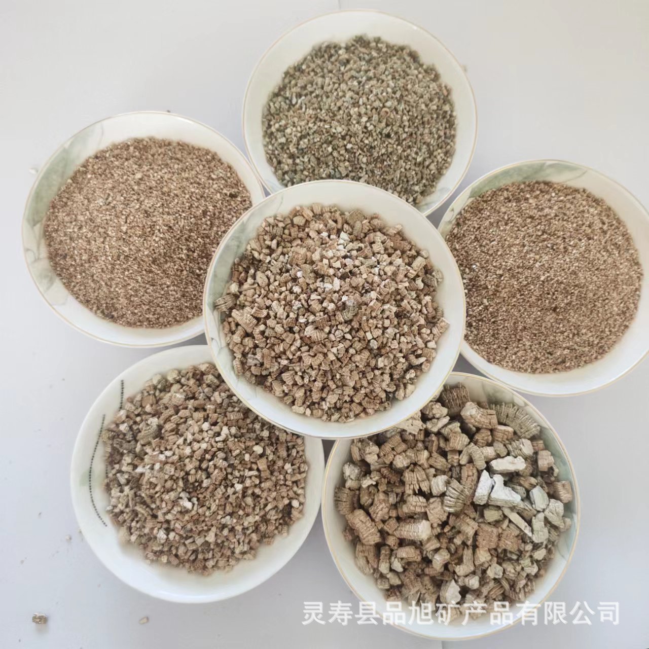 Supply of Incubation Vermiculite Xinjiang Silver-White Vermiculite 3-6mm Large Particle Vermiculite 5-8mm 1-3mm for Gardening