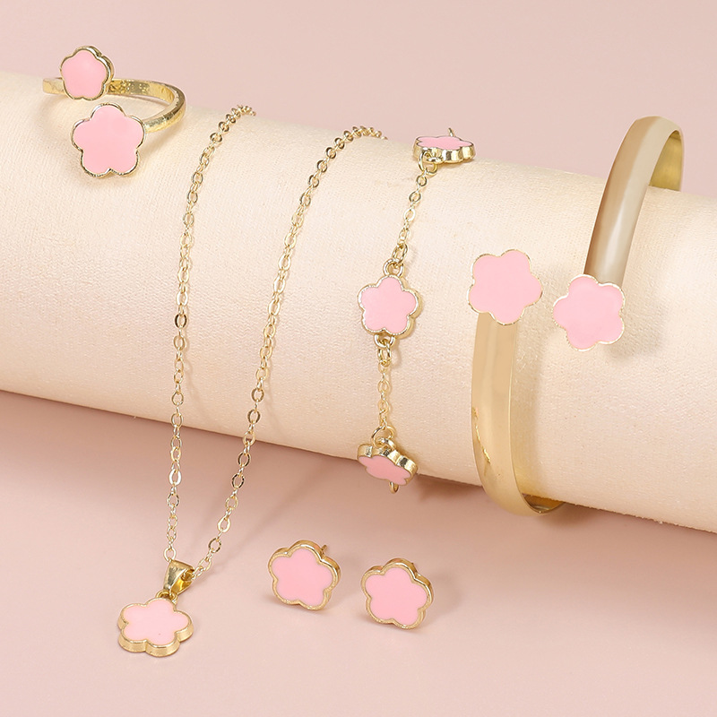 Cross-border Hot Sale Lucky Flower Jewelry suit Acrylic Bracelet Bracelet Clover Necklace Ring Earrings for Women Wholesale