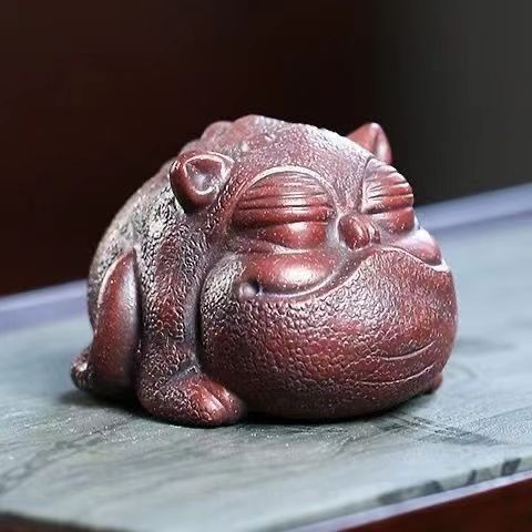 Yixing raw ore purple sand tea pet three-legged gold toad swallow gold beast brave small ornaments sculpture ceramic tea table wholesale