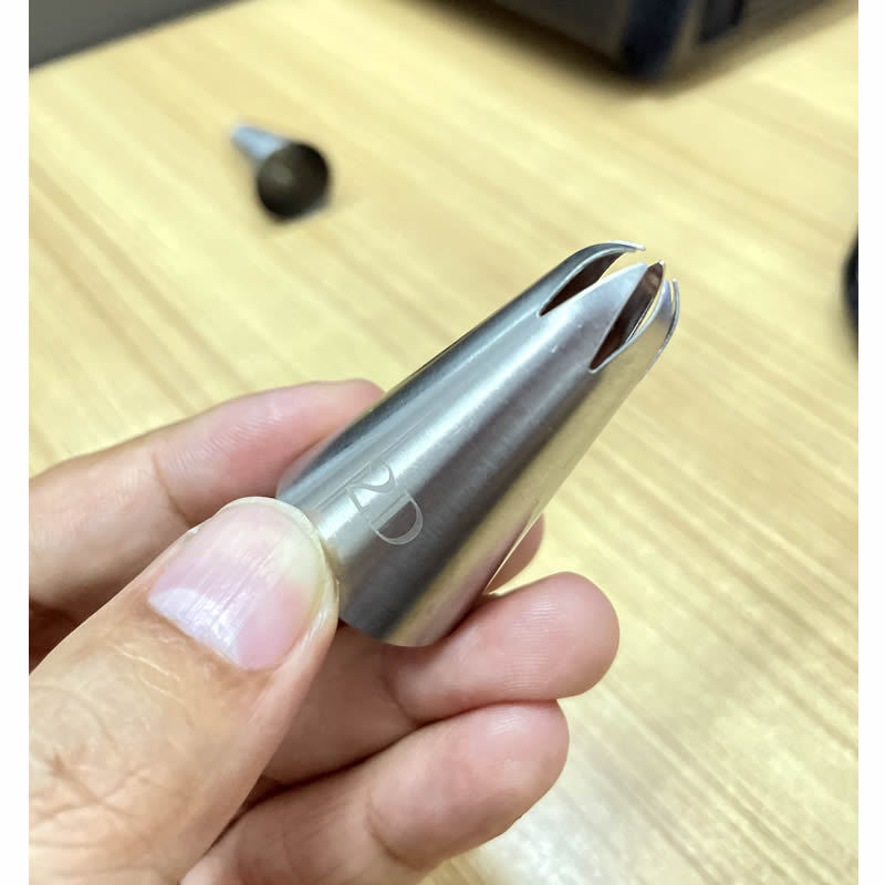 2D 6-tooth pastry nozzle 25MM caliber 304 seamless stainless steel cookie cake decoration nozzle baking DIY tool