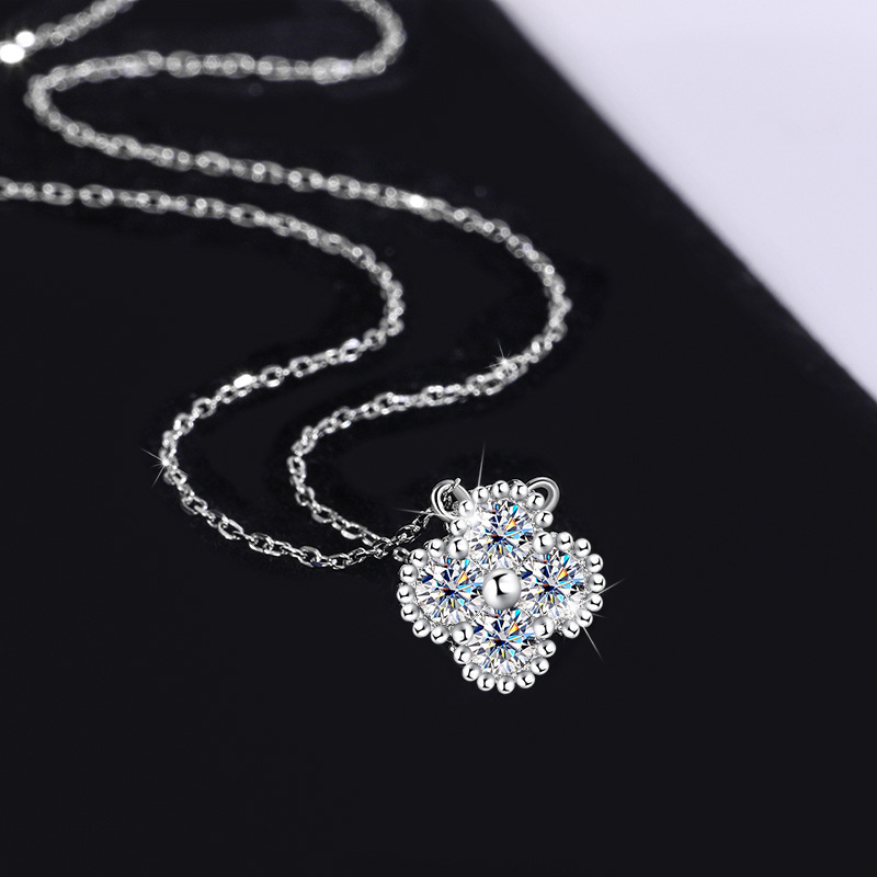 Red Riding Book Explosive S925 Sterling Silver Four-leaf Clover Women's Necklace Mosan Diamond Pendant Simple Light Luxury All-match Clavicle Chain