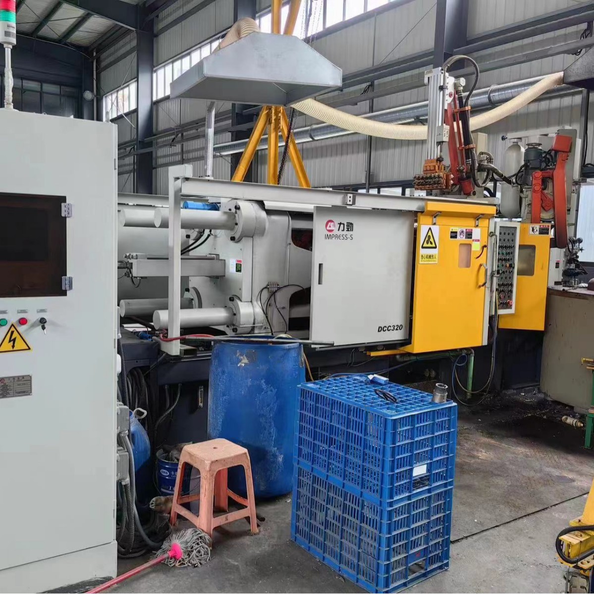 Li Jin 280 т, машина для литья из алюминиевого сплава, третье поколение, холодная камера, импортная, малые и средние машины для литья