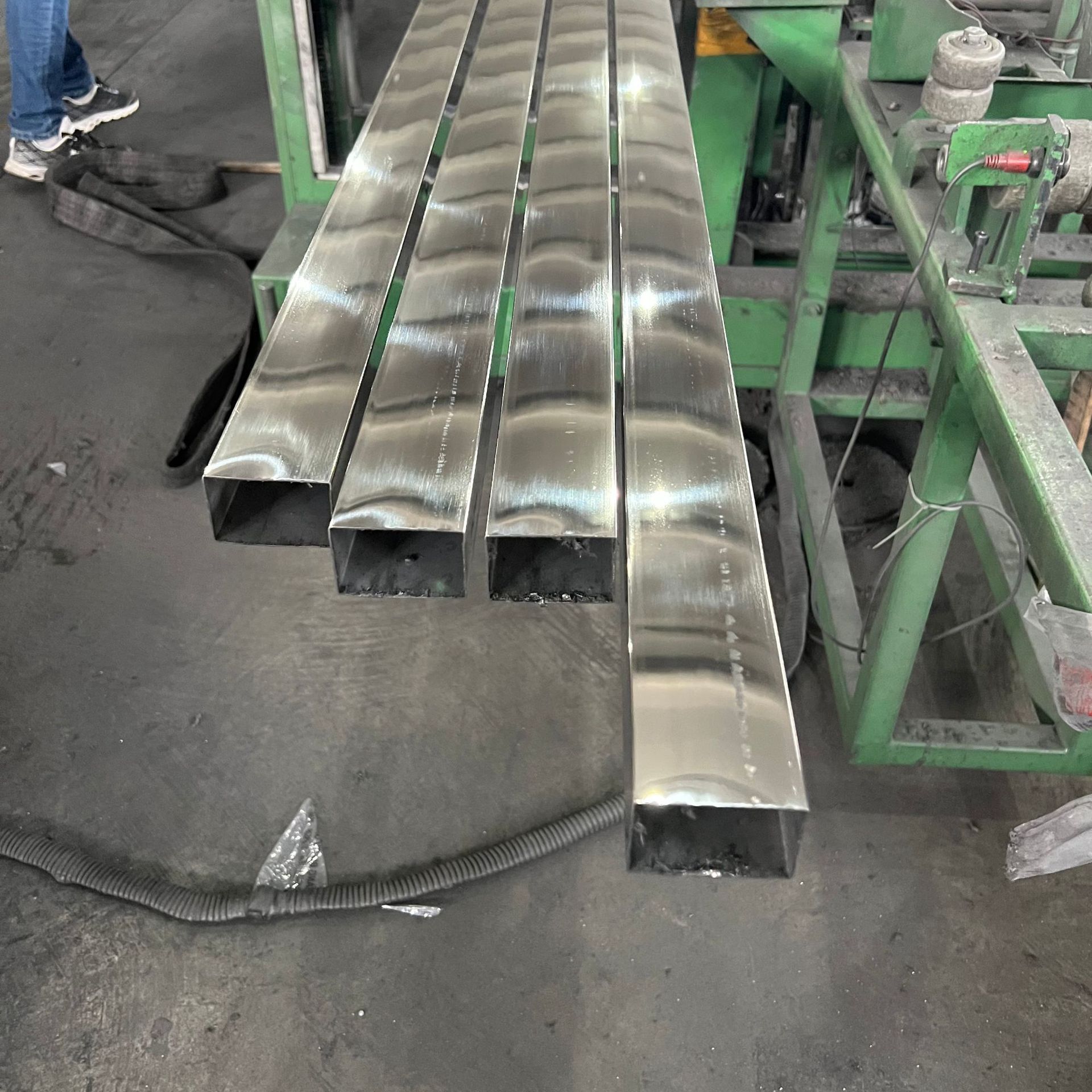 Ready Supply of 316 Stainless Steel Square Tube 304 Decorative Specifications Are Complete and Can Be Processed and Customized
