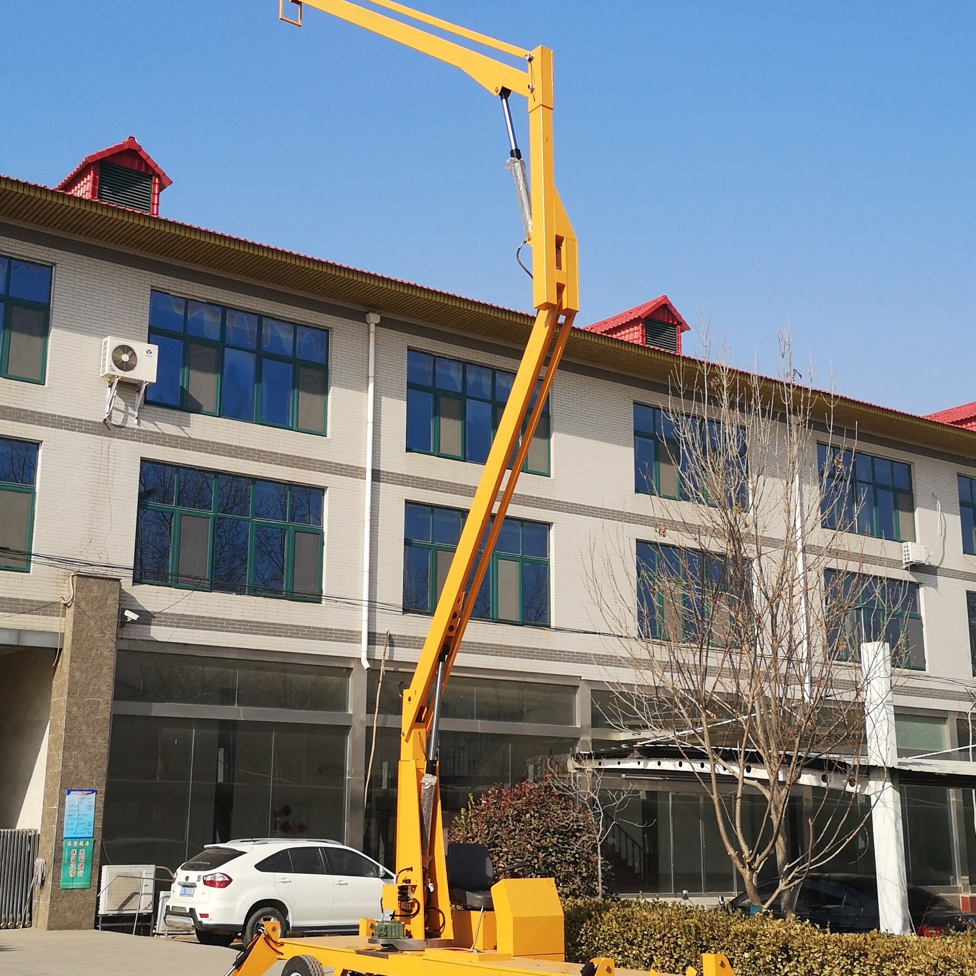 Mobile Boom Lift Street Light Monitoring Exterior Wall Maintenance Platform Vehicle Advertising Installation Aerial Work Rotating Vehicle