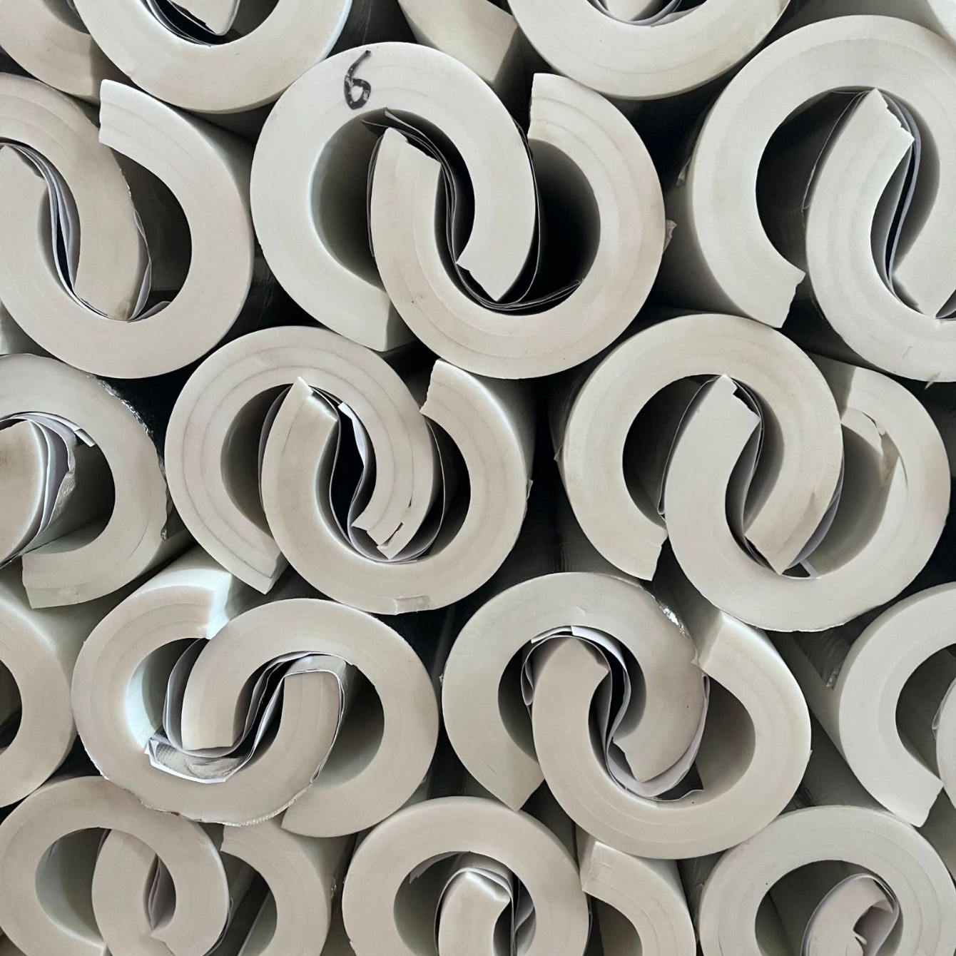 Fire Pipe Insulation Material Water Pipe Antifreeze Sunscreen Insulation Casing Self-Adhesive Opening Polyethylene Insulation Pipe Cross