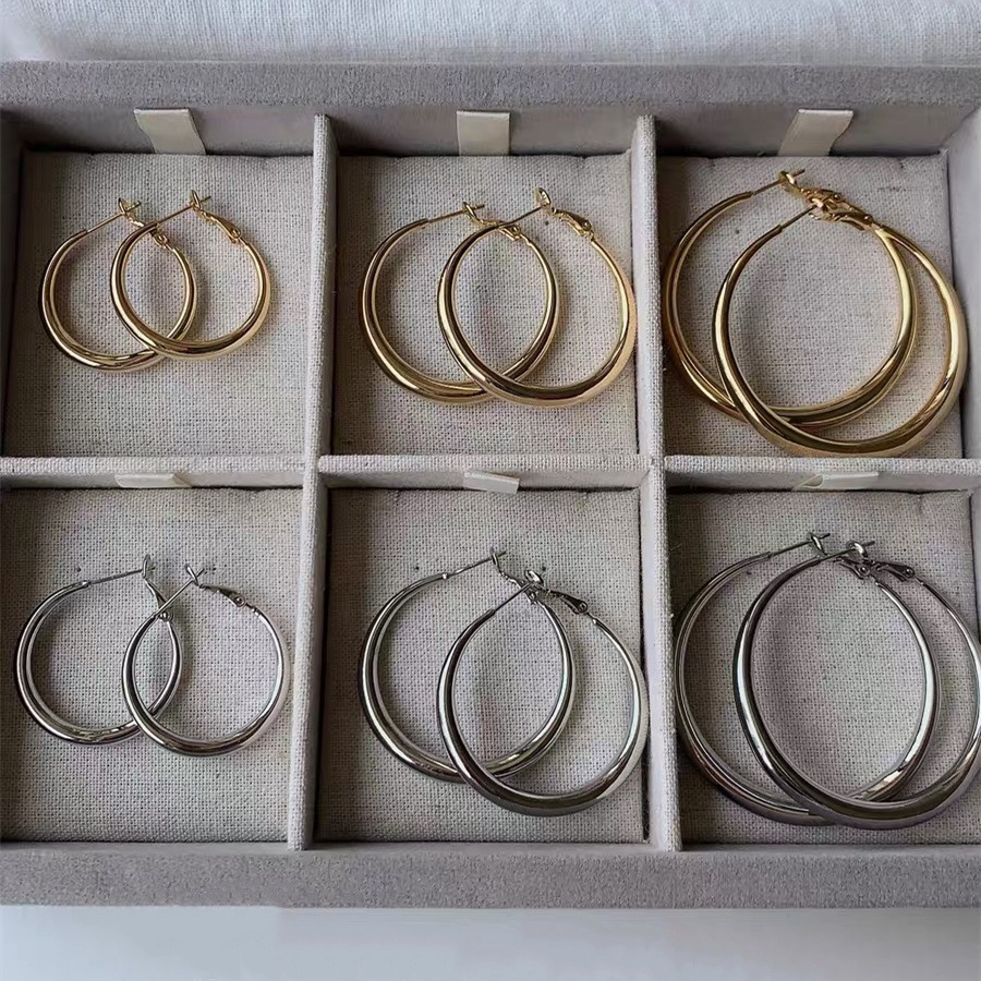 Classic Simple Thick Large Hoop Holiday Style Earrings Retro Commuter Earrings Thick Earrings Versatile Earrings