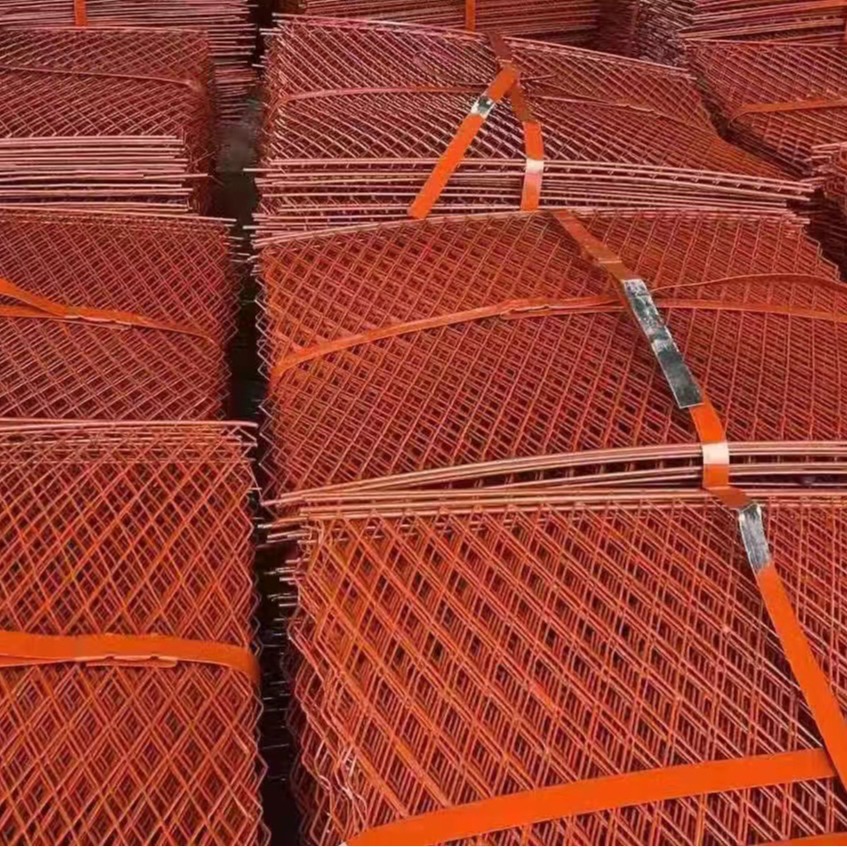 Construction site steel fence sheet construction pedal steel fence net package 2 sides 4 sides diamond pedal scaffold steel fence net sheet