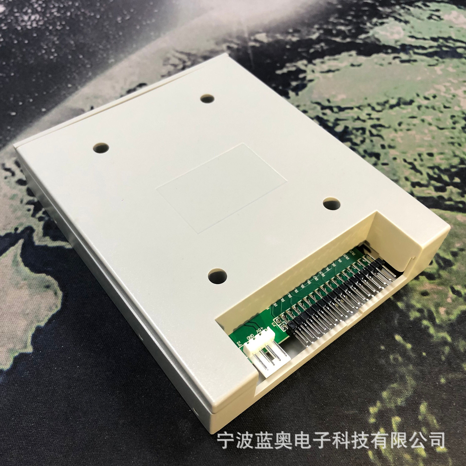 The new version of simulation floppy drive is applicable to industrial control equipment FDD-UDD U144 of various 1.44MB floppy disks.