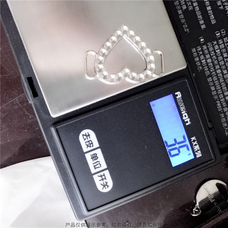 Love and Diamond Groove Design, High-Quality Leather Perforated Jewelry, Customized Various Shoe Materials and Hardware Accessories