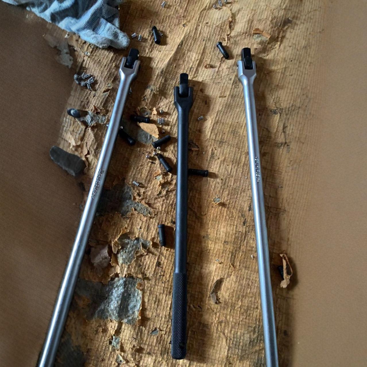 Manufacturer 1/2F rod chrome vanadium steel steering socket wrench two-way rotating booster rod car repair wrench price is low