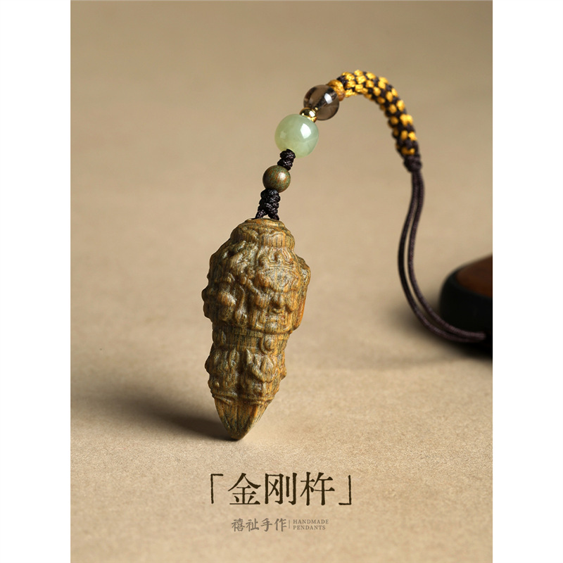 Зеленый сандаловый пестик кулон треугольный мобильный кулон