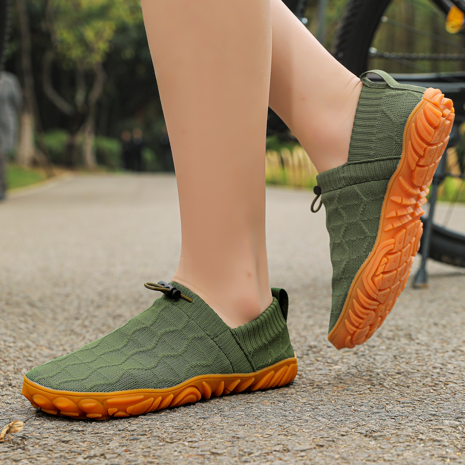 New Cross-Border Men's and Women's Breathable Fly-Knit Shoes, Sports Shoes, Outdoor Running Exercise Sweat-Proof Autumn and Winter Walking Shoes