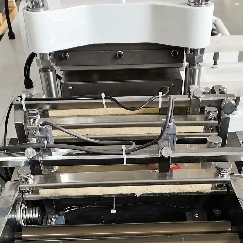 Automatic Hot Stamping Die Cutting Machine Blank Self-adhesive Printing Label High-speed Die Cutting Hot Stamping Machine Slitting Machine Laminating Machine