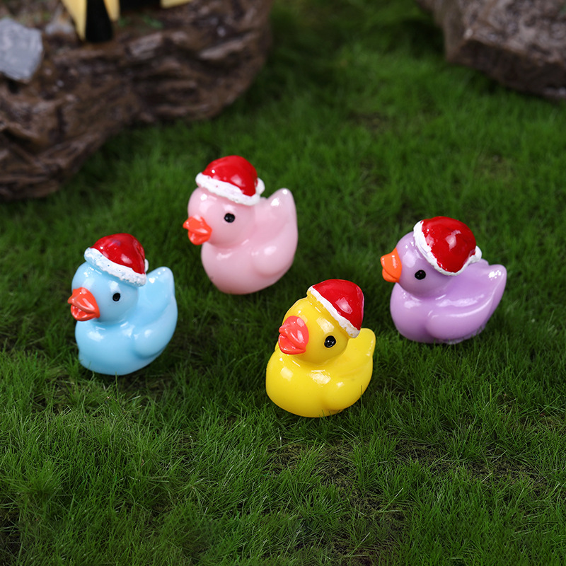 Christmas decoration micro landscape cute animal cartoon Christmas hat duck resin jewelry accessories decoration factory wholesale