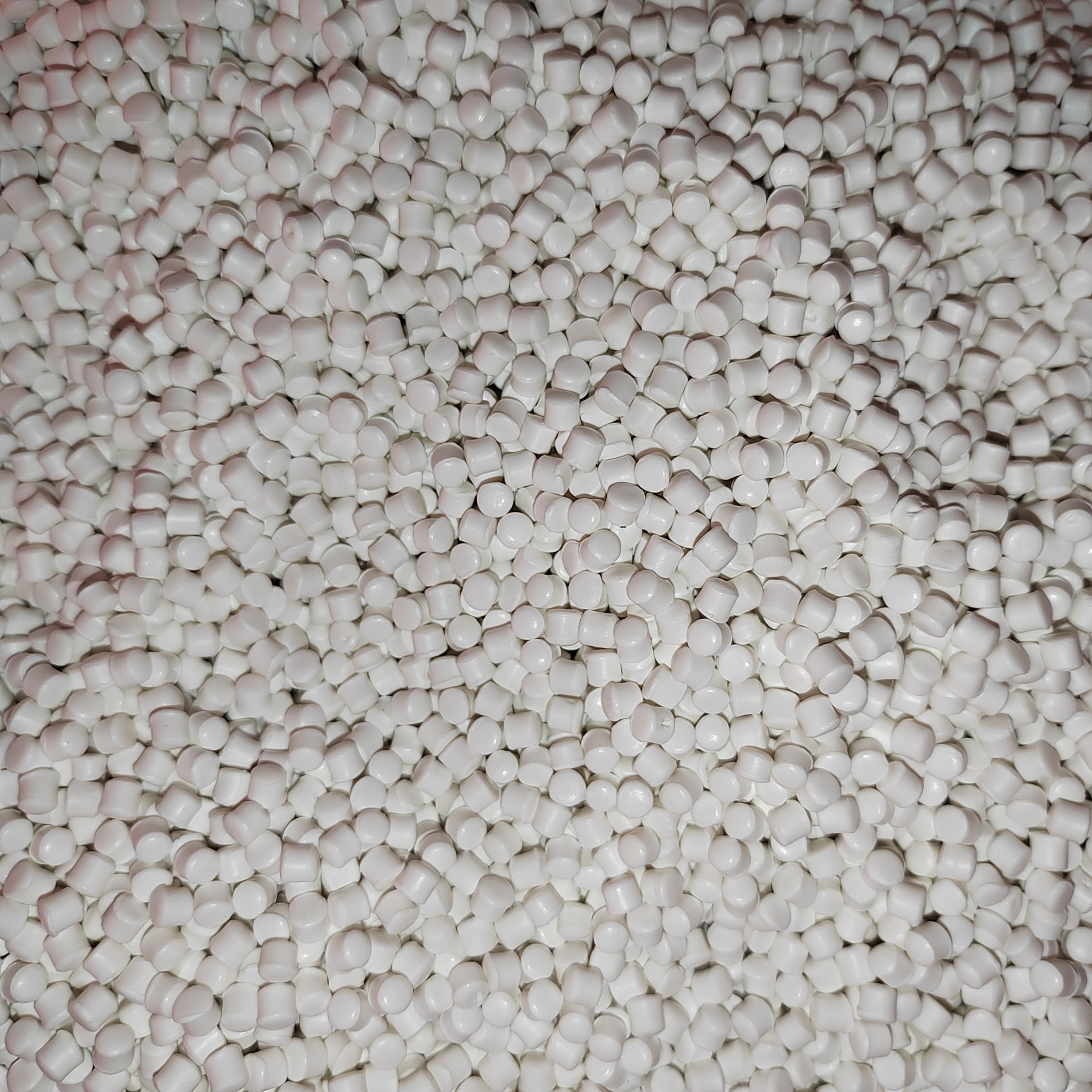 Modified PP White Recycled Material High Toughness and Specific Gravity Light No Material Flower White PP Granulated Milk White PP Alternative Raw Material