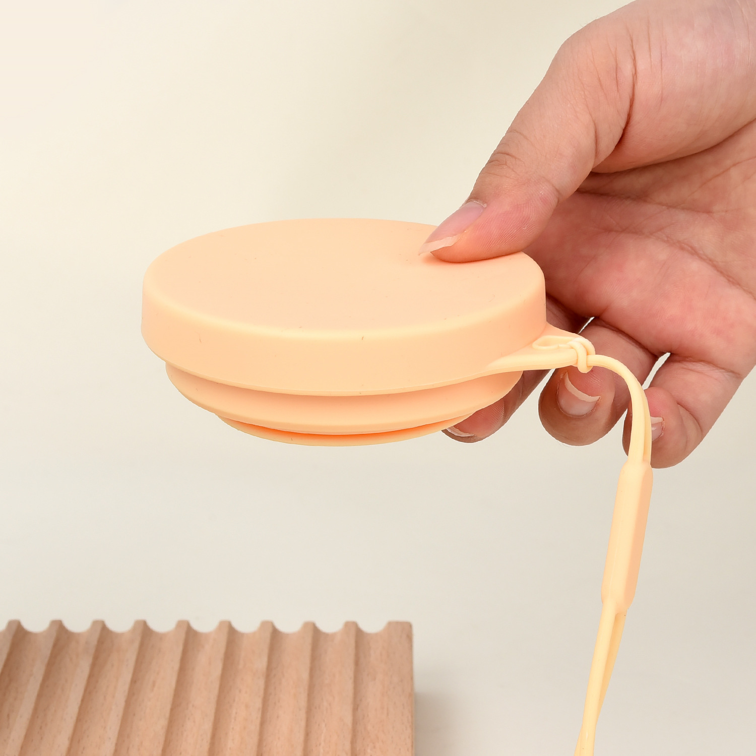 Cross-border Silicone Folding Water Cup Press Shrink Outdoor Water Cup Travel Carrying Candy Color Design Storage Water Cup