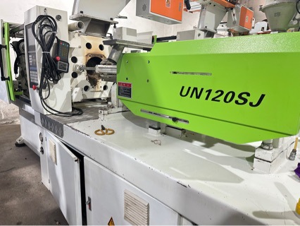 Shenzhen Second-Hand Yizhimi Injection Molding Machine Un120Sj Variable Pump 90% New Small Horizontal Injection Molding Machine