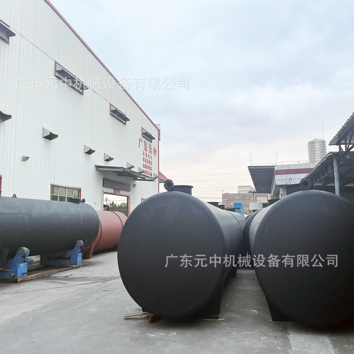 304 Stainless Steel Tank Large Industrial Acid and Alkali Resistant 316L Horizontal Stainless Steel Chemical Storage Tank Source Manufacturer Supply