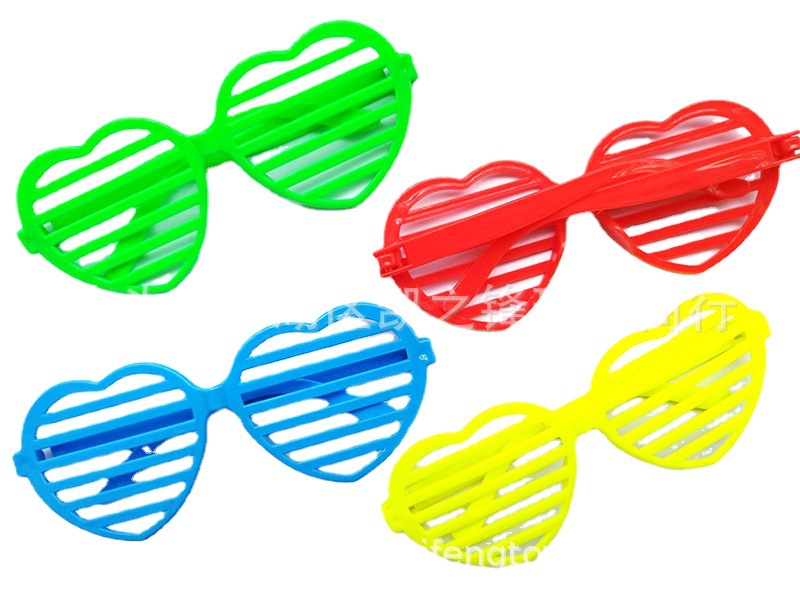 Cross-border Specially Designed for Heart Blinds Glasses 6-color Valentine's Day Peach Heart-shaped Sunglasses Kidsren's Plastic Toys