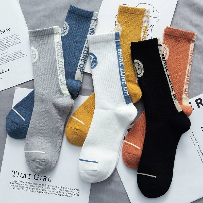 Socks for Women and Men Mid-Calf Ins Trendy Autumn and Winter Breathable Sweat-Absorbent Student Couple Basketball Running Casual Sports Socks