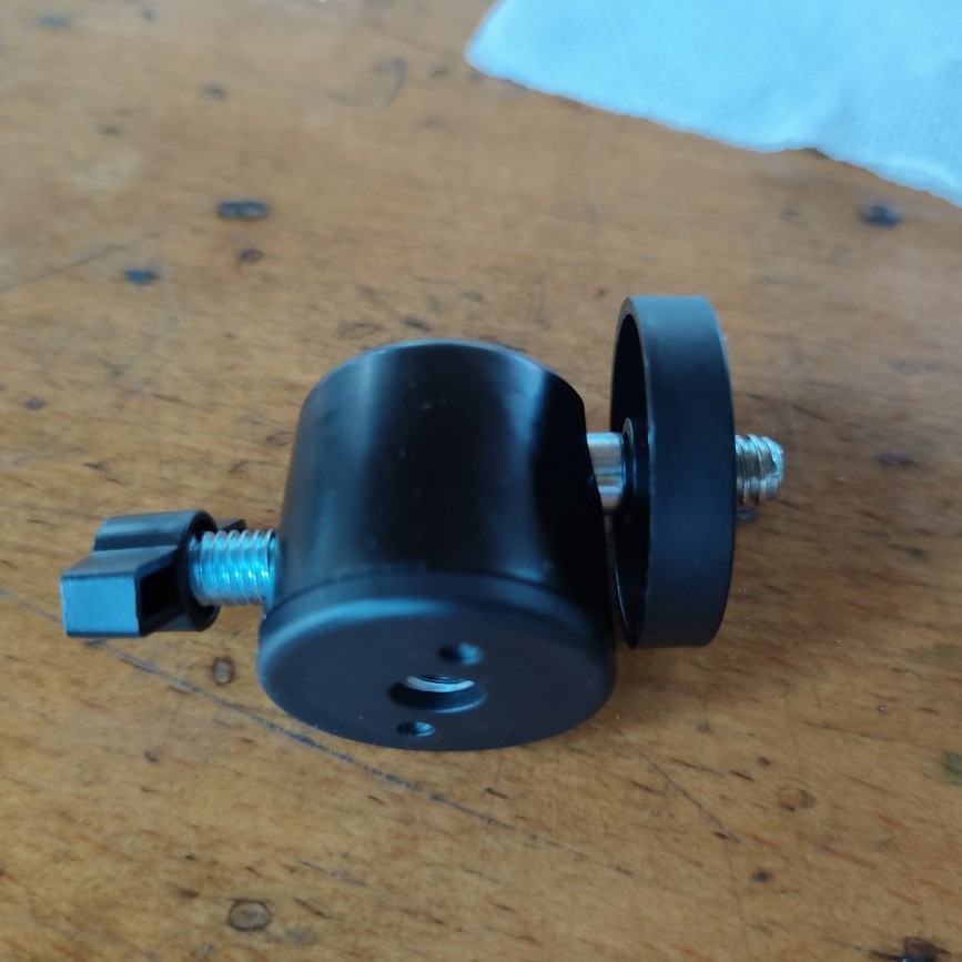 Live Broadcast Universal Gimbal 1/4 Screw Ball-Shaped Metal Tripod Small Gimbal Octopus Camera Gimbal Q29 Three Holes