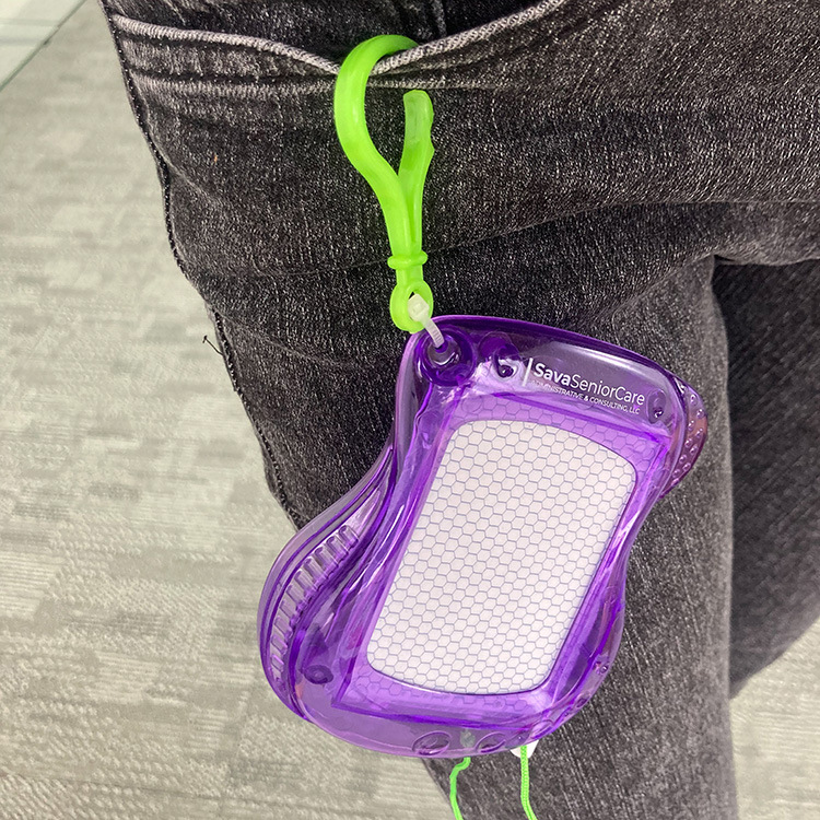 Black and White Magnetic Writing Board with Carabiner Mini Writing Board Children's Drawing Board Small Gift Cross-Border Toys