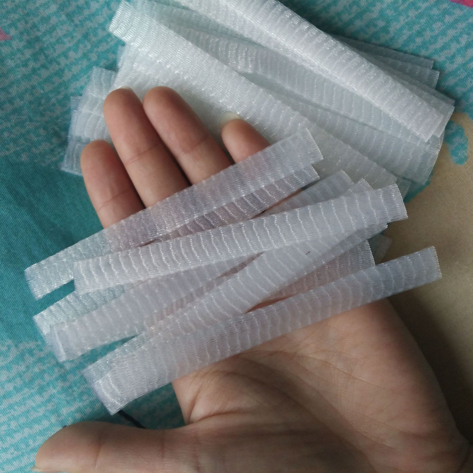 Factory makeup brush hair protection net cover wholesale plastic protection net cover white brush cover rose protection net