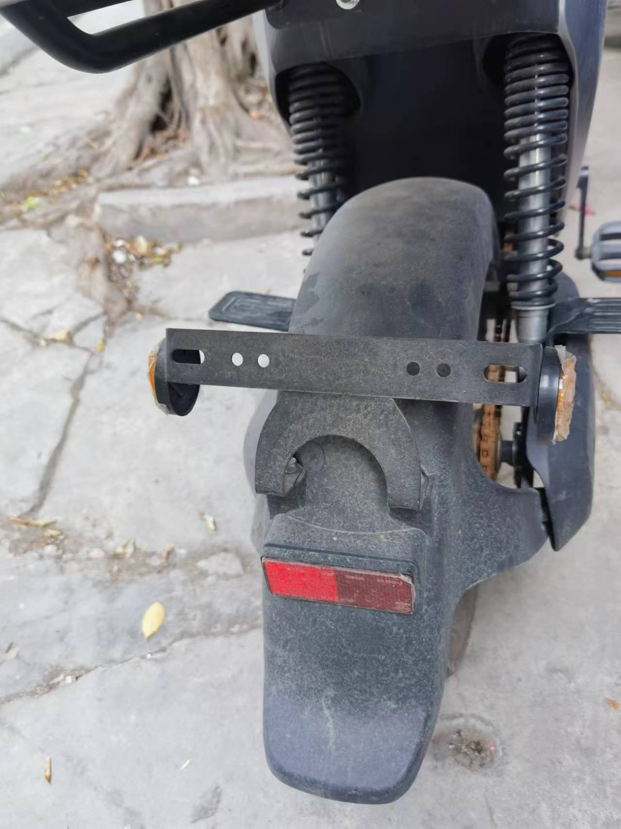 Yadi Electric Vehicle Ouzhi Oulai M1 Rear License Plate Bracket Electric Vehicle Rear License Plate Holder Reflective Sheet Mounting Bracket Plate