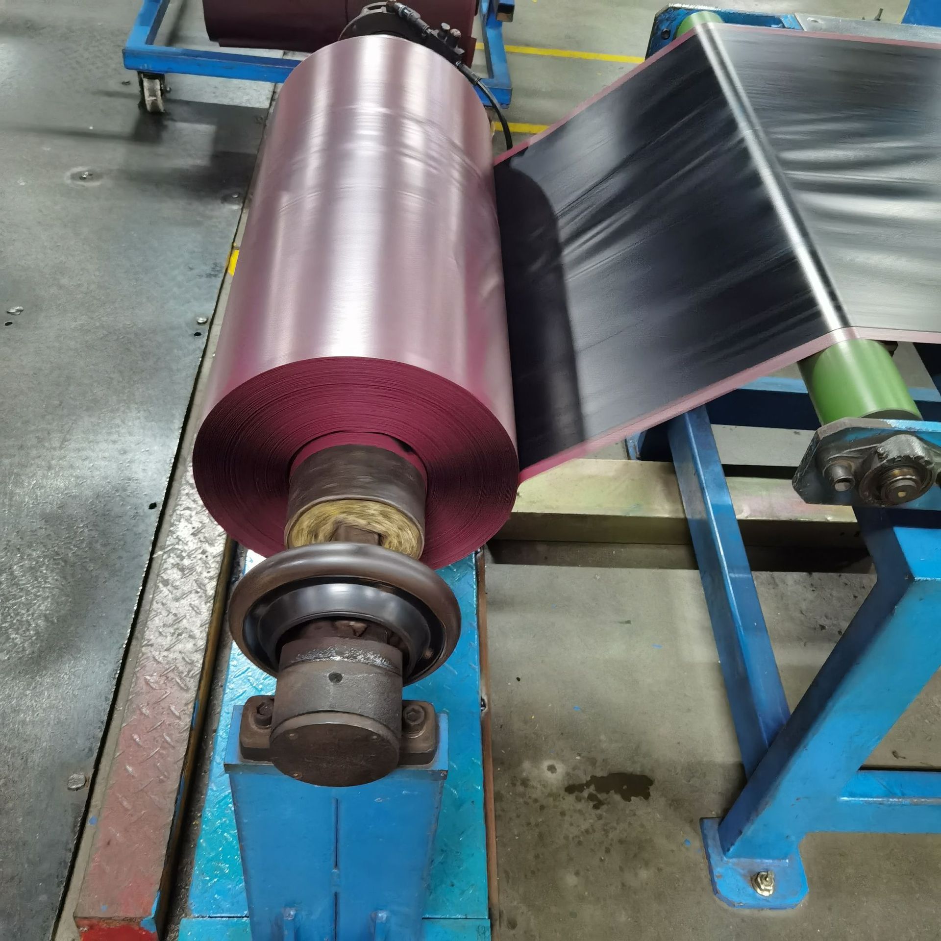 Красная тисненая пленка PE 0.15мм, тисненая пленка, изолирующая пленка в клетку, термопроводящая силиконовая ромбовидная пленка