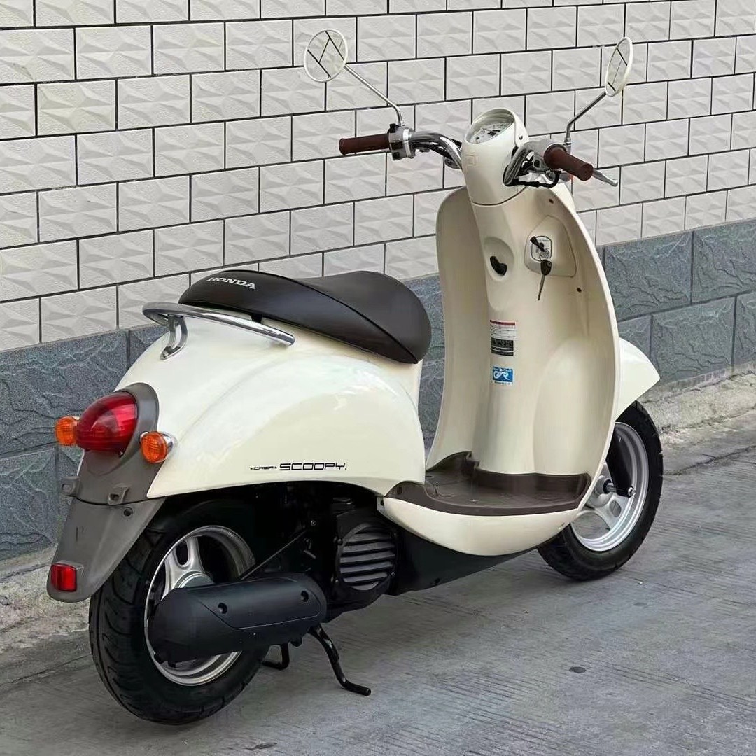 Second-Hand Small Displacement Tian 50 Imported Turtle Pedal Dio Four-Stroke Water-Cooled Small Free Retro Jog Motorcycle