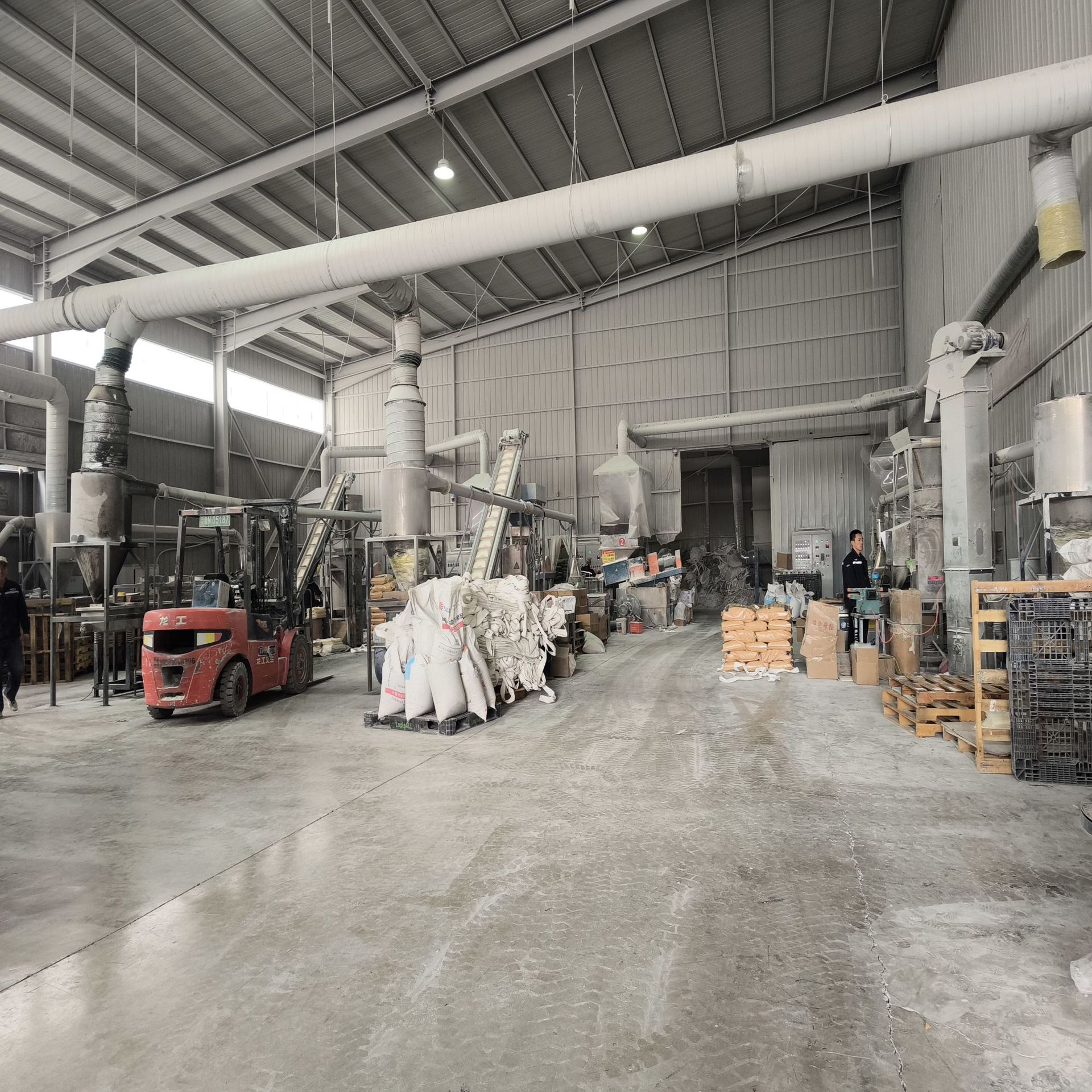 Factory Direct Supply of Xinshubao Filler Masterbatch Pe/Pp Blown Film Injection Molding Aba Single-Machine Dedicated Transparent Filler Masterbatch