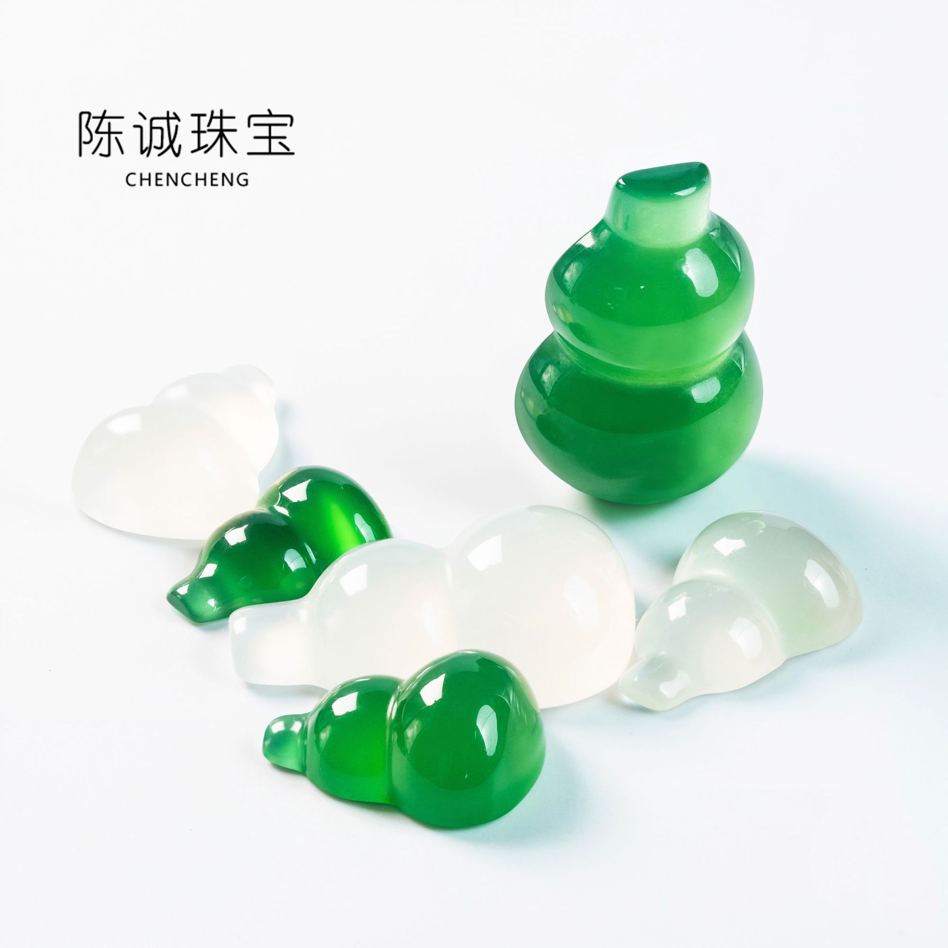 Factory Direct Supply of Natural Green Agate Chalcedony Pendant Car Hanging DIY Jewelry Accessories Ice Seed Ring Surface Inlaid with Bare Stones