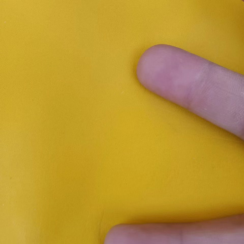 Cowhide, Sheepskin, and Pigskin Leather Are Suitable for Making Genuine Leather Gloves. Colors, Thickness, and Grades Can Be Customized