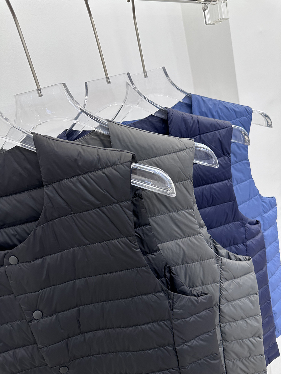 Lightweight down Vest for Men, 2025 Autumn and Winter Short Style, Lightweight and Warm Vest, Versatile Inner Wear Vest for Men, Winter Clothing