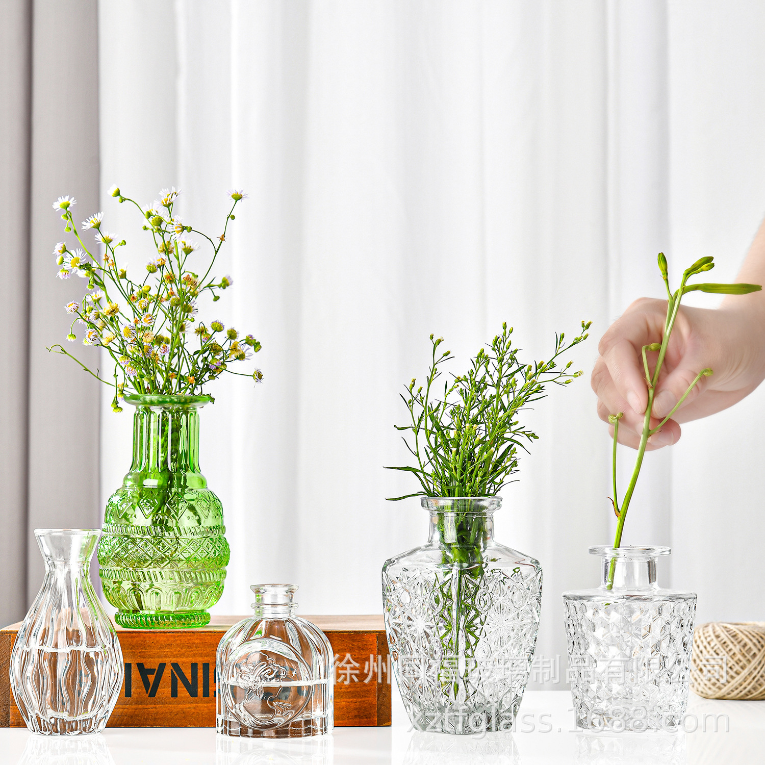 Simple Entry Luxury Vintage Embossed Glass Vase ins Style Dining Table Vase European-style Transparent Hydroponic Decorative Bottle
