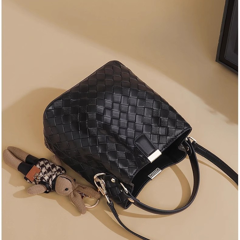 Summer Woven Bags for Women 2025 New Style Light Luxury High-Value Crossbody Bag Versatile Ins Handbag Hand Carry Out