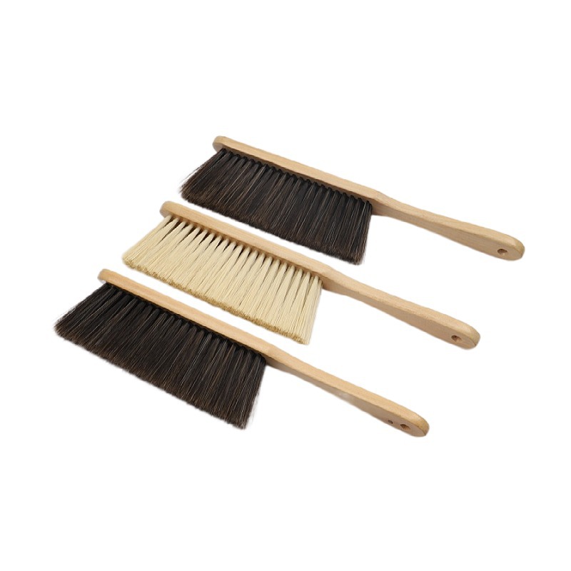 Factory Wholesale Solid Wood Sweeping Bed Brush Household Sofa Bed Cleaning Brush Home Bedroom Dust Removal Soft Wool Bed Brush