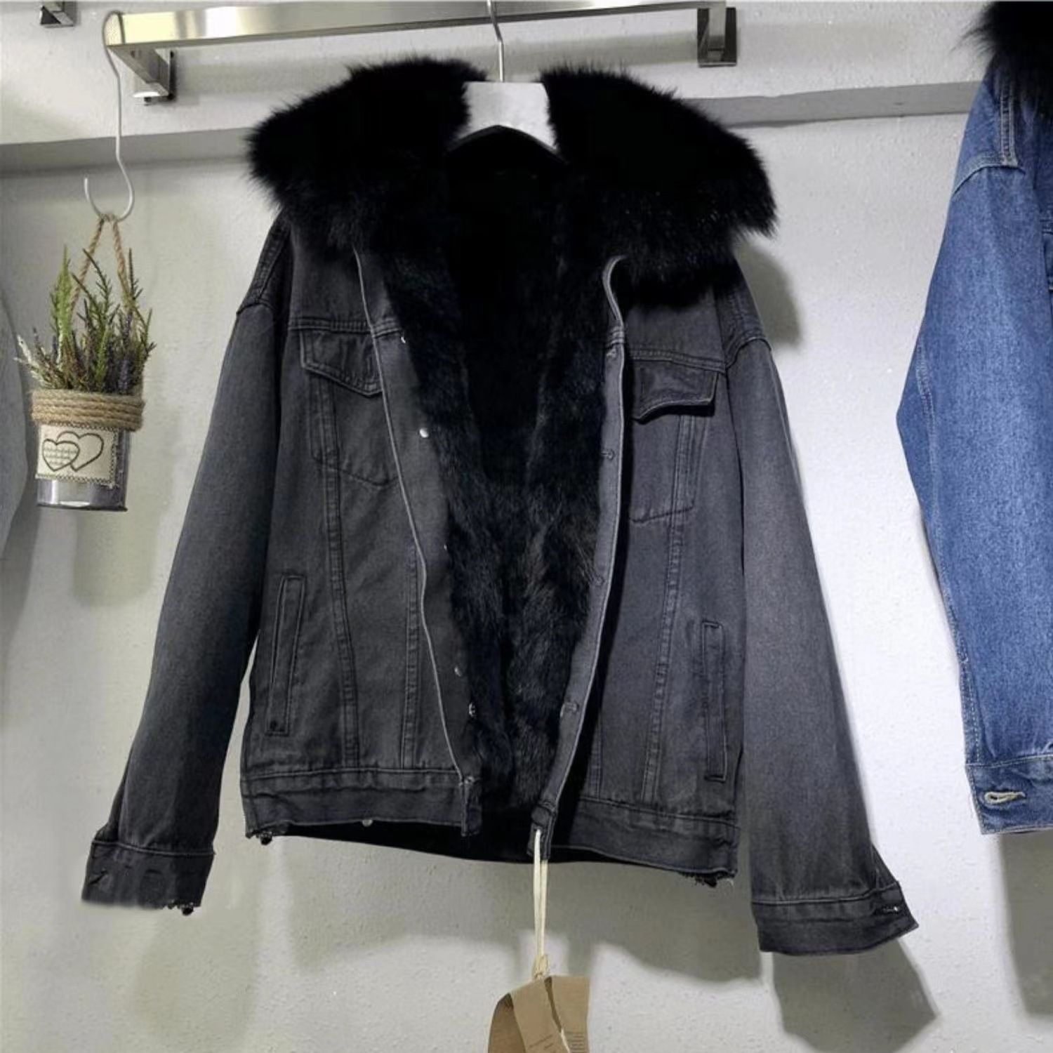 in stock short coat cotton-padded jacket 2025 winter fleece-lined new cotton-padded jacket loose Korean Denim fur collar thickened coat for women