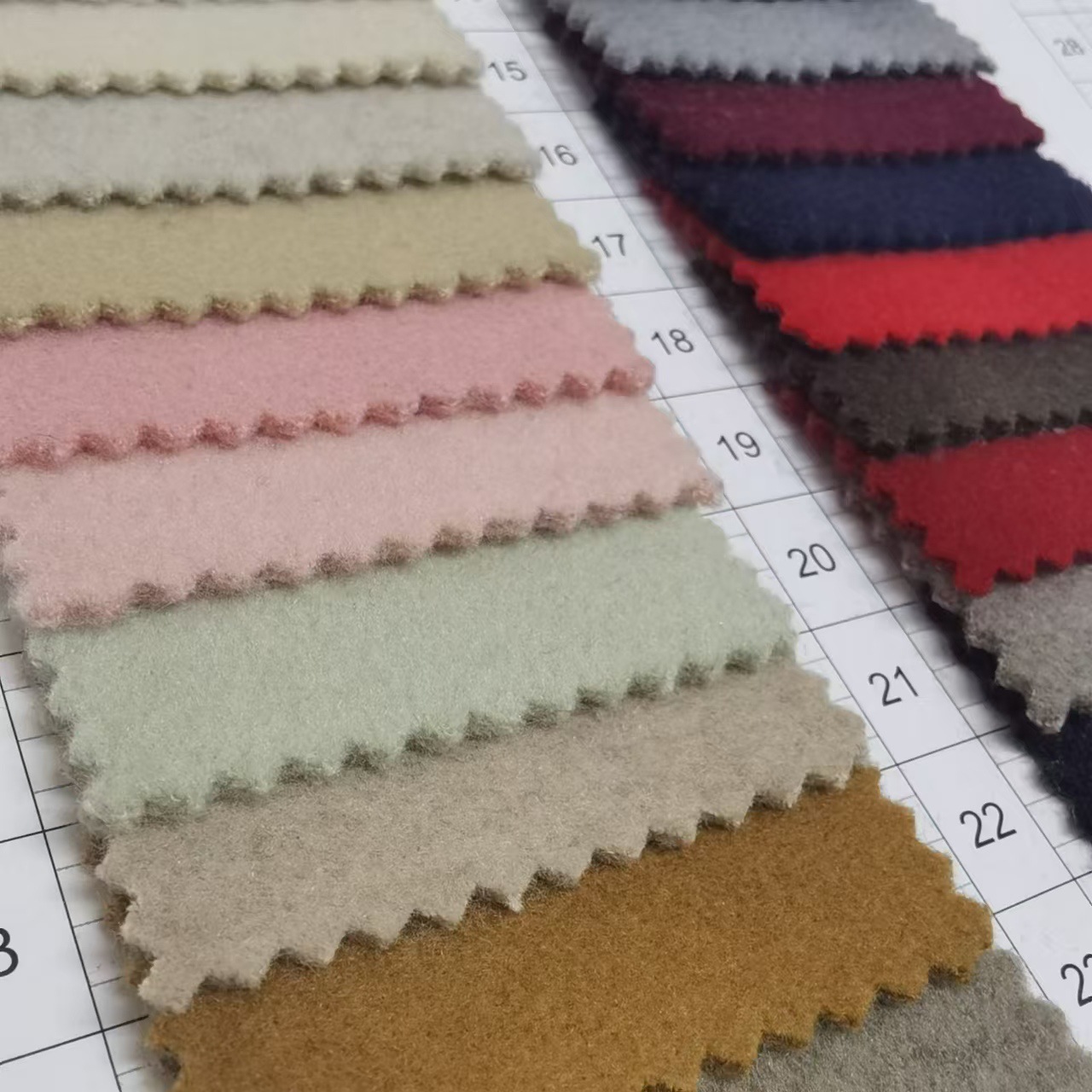 Double-Sided Cashmere Woolen Cloth, Autumn and Winter Thickeneded Cashmere Outwear, Casual Wear, Woolen Woolen Fabric, Available in Stock