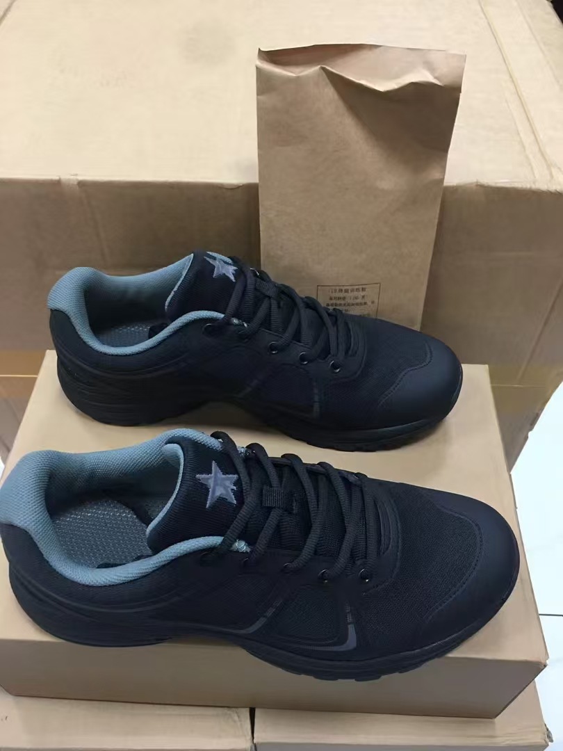 Physical Training Shoes Are a Wise Choice for Outdoor Mountaineering. Spring and Autumn Breathable Training Shoes, Outdoor Running Sports Rubber Shoes