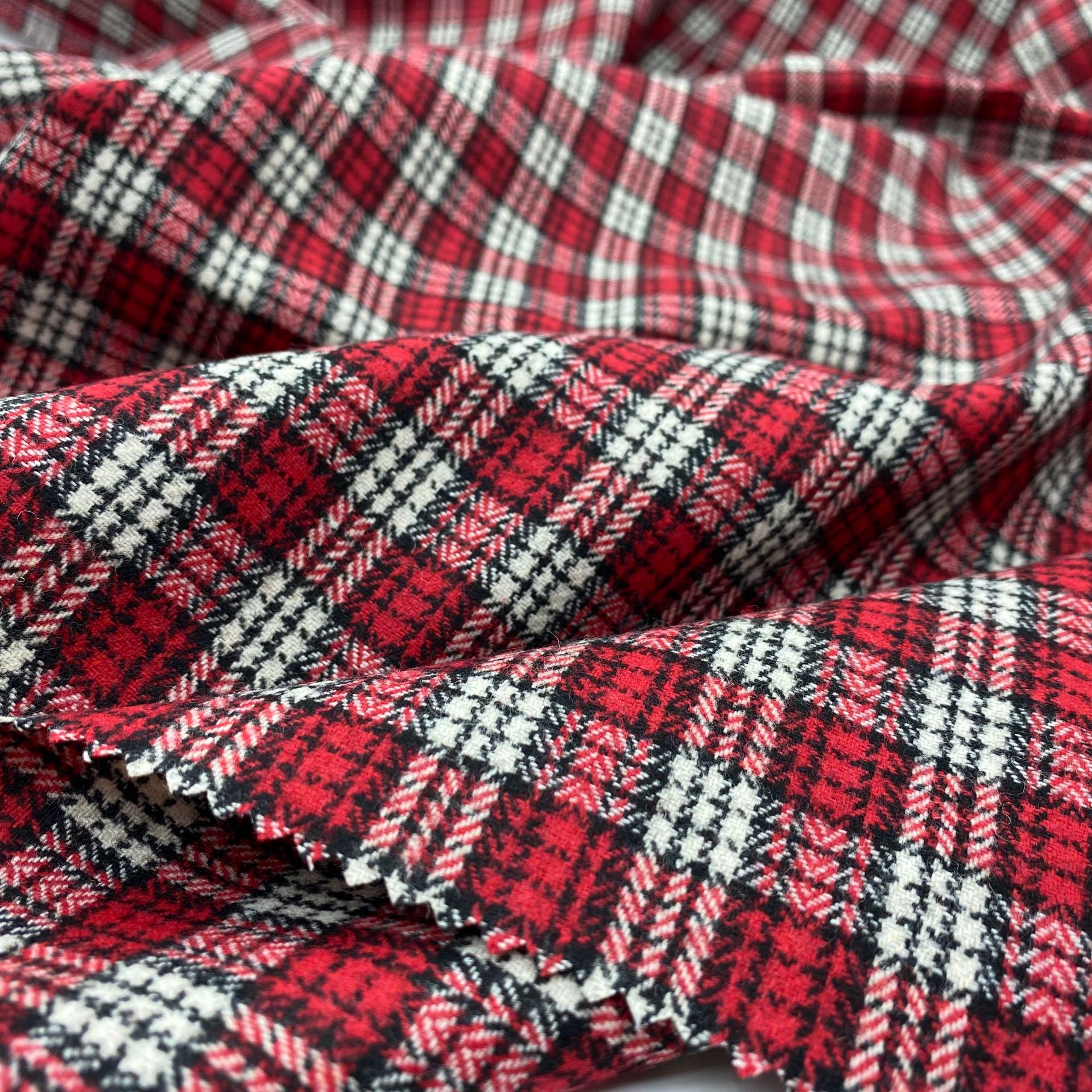 Woolen Fabric Spring and Autumn Vintage Thin Tartan Flannel Fabric